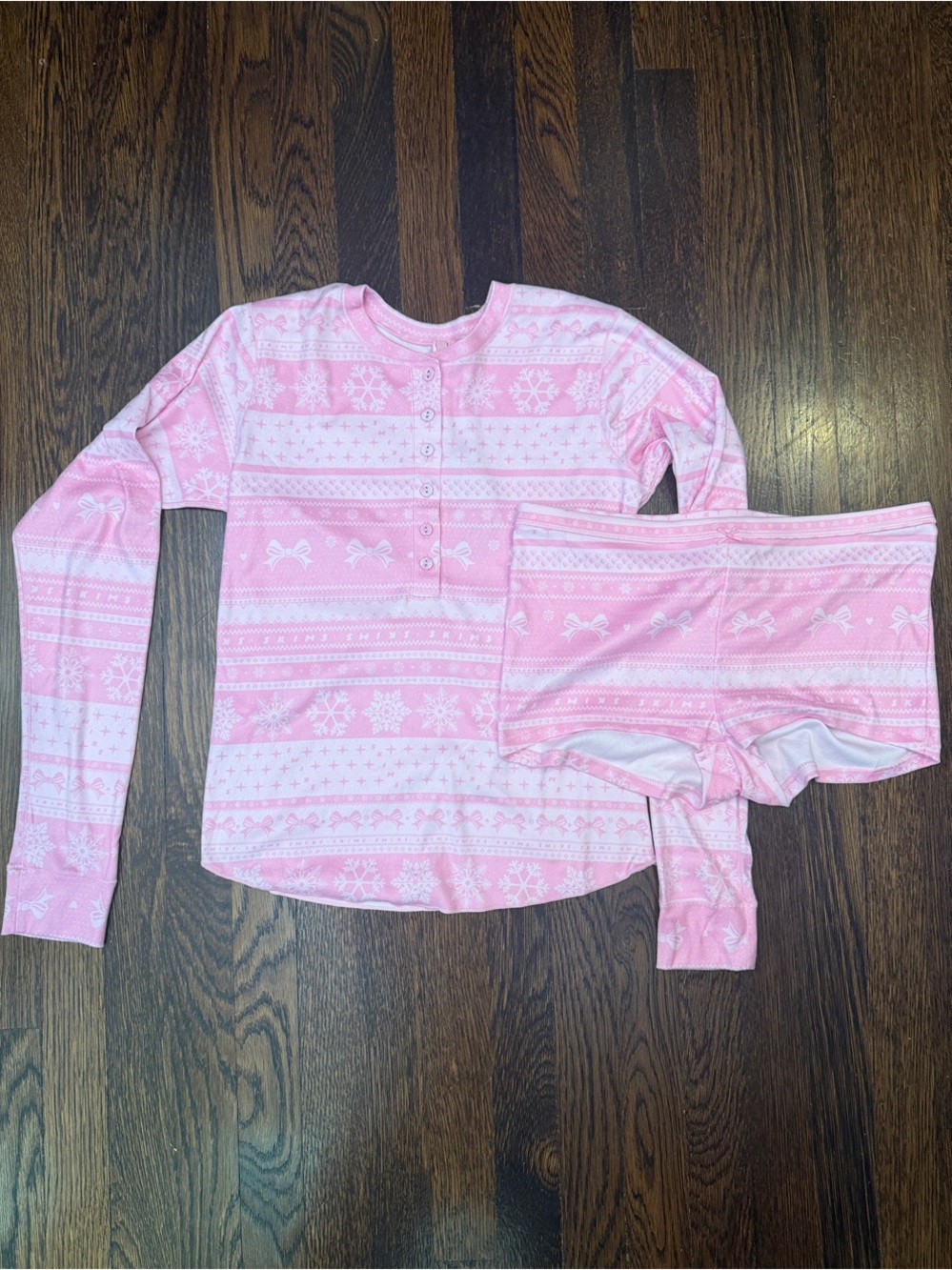 SKIMS Logo Plush Pointelle Short Set with Henley in Bubblegum Pink Bow Fairisle